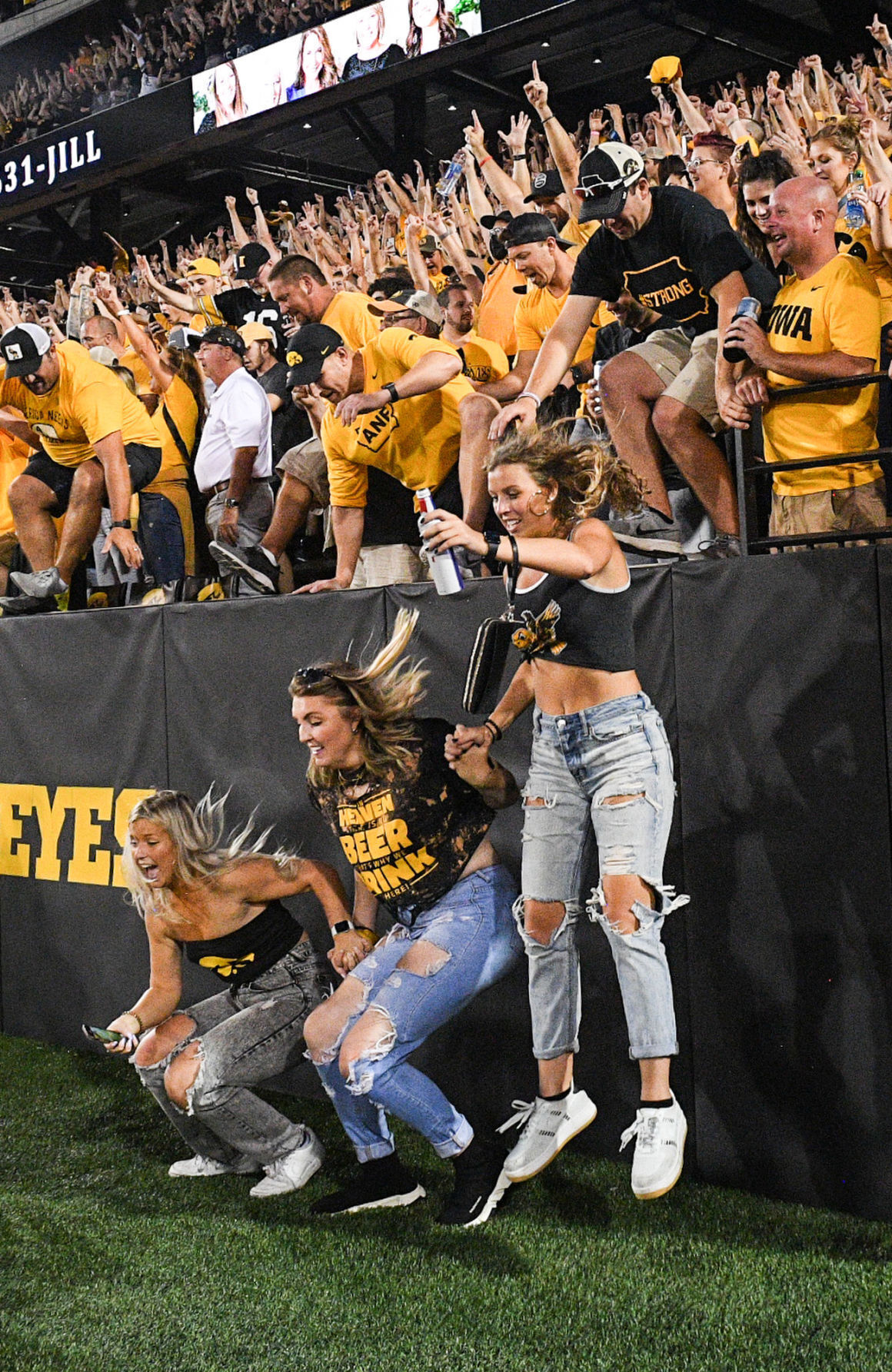 100921-qc-spt-iowa-fball-024